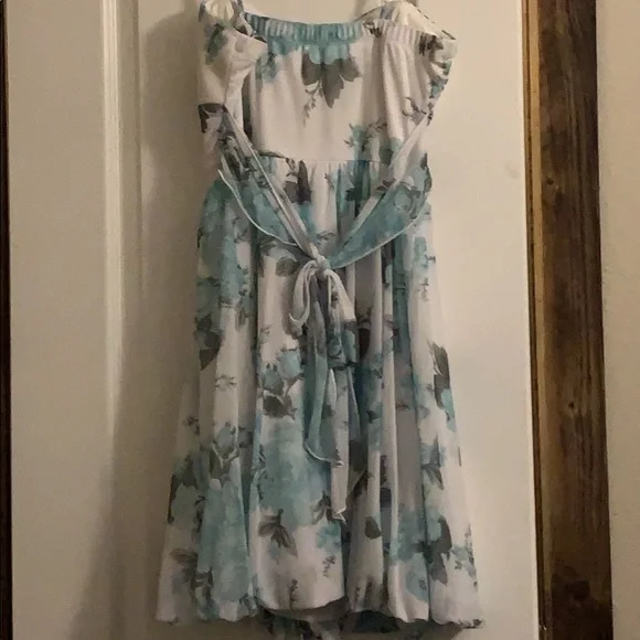 ⭐️2 for $20 Floral Dress - Picture 3 of 4